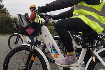 Des vélos électriques Mooj! à louer dans votre commune